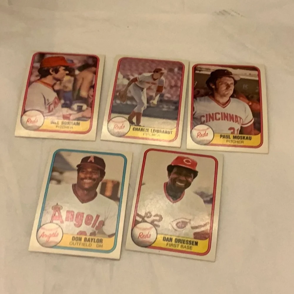 Bundle of Baseball Cards Lot 39